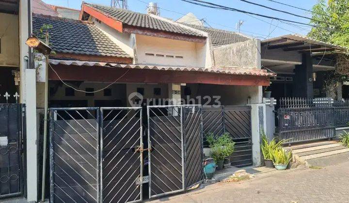 Rumah Bagus Unfurnished SHM di Dijual Rumah Semolowaru Elok Surabaya, Surabaya 1