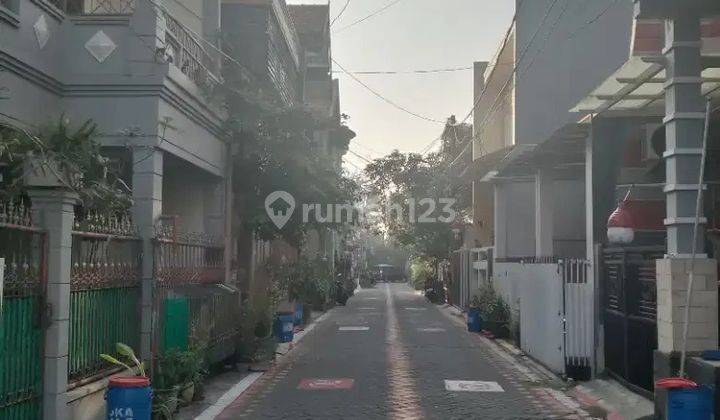 Rumah 3 Lantai Bagus Unfurnished SHM di Dijual Rumah Jambangan Kebon Agung Surabaya, Surabaya 2