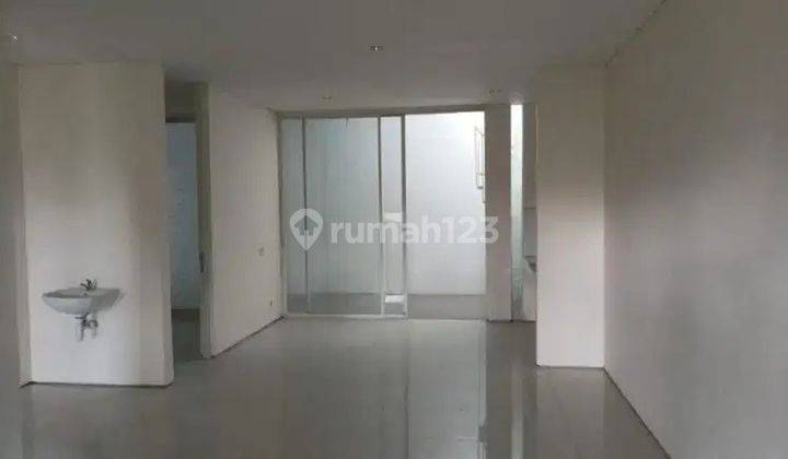 Rumah 2 Lantai Bagus Unfurnished SHM di Dijual Rumah Grand Deltasari Cluster Aralia Waru Sidoarjo, Sidoarjo 2