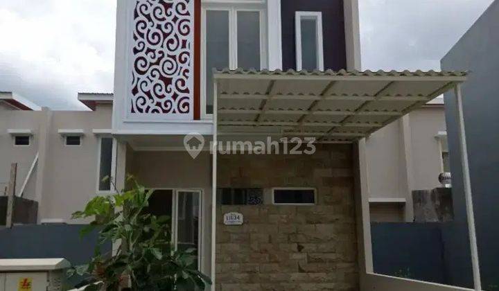 Rumah 2 Lantai Bagus Unfurnished SHM di Dijual Rumah Puri Safira Grand Shanaya Surabaya, Surabaya Dekat Citraland,dekat Kota Gresik 1