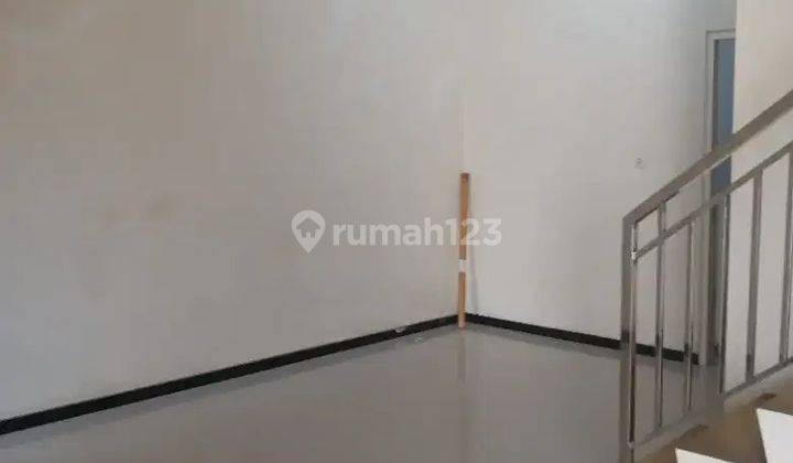 Rumah 2 Lantai Bagus Unfurnished SHM di Dijual Rumah Tenggilis Timur Surabaya, Surabaya Dekat Universitas Surabaya Ubaya  2