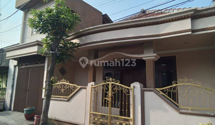 Rumah 2 Lantai Bagus Unfurnished SHM di Dijual Rumah Petemon Kuburan Surabaya, Surabaya 1