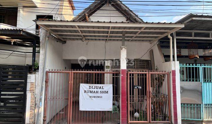 Rumah 2 Lantai Bagus Unfurnished SHM di Dijual Rumah Hitung Tanah Lebak Arum Surabaya
, Surabaya 1