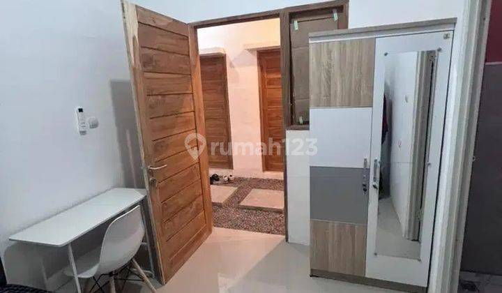 Rumah 2 Lantai Bagus Furnished SHM di Dijual Rumah Kost Ketintang Baru Selatan Surabaya, Surabaya 2