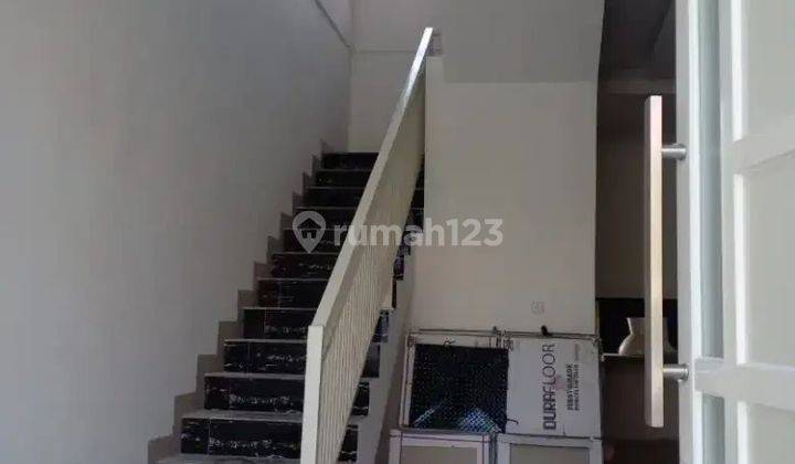 Rumah 2 Lantai Bagus Unfurnished SHM di Dijual Rumah Rungkut Asri Timur Surabaya

, Surabaya 2