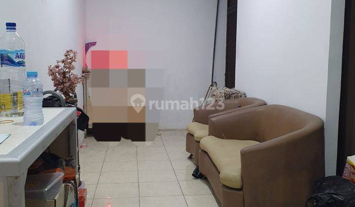 Rumah 2 Lantai Bagus Unfurnished SHM di Dijual Rumah Hitung Tanah Lebak Arum Surabaya
, Surabaya 2