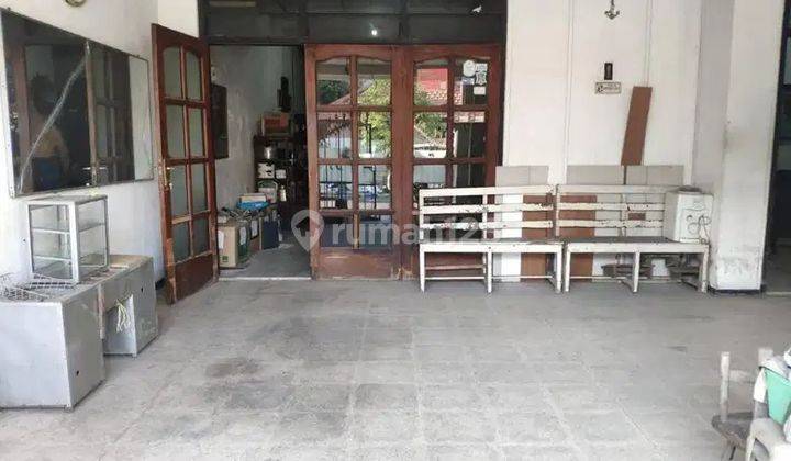 Rumah 2 Lantai Butuh Renovasi Unfurnished SHM di Dijual Rumah Hitung Tanah Jalan Kintamani Wonokromo Surabaya, Surabaya 2