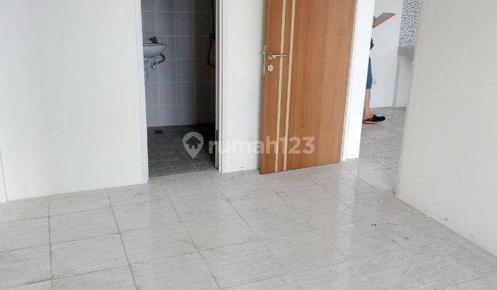 Disewakan Apartemen Puncak Dharmahusada 3br Kosongan pool view  2