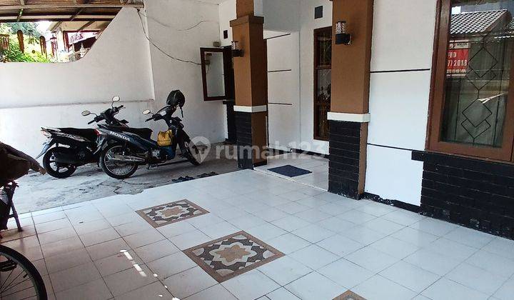 Jalan depan 3 mobil Rumah murah dijual kompleks purimas pecatu row jalan 3 mobil dekat merr UPN dan pintu tol pondok tjandra rungkut surabaya
 2