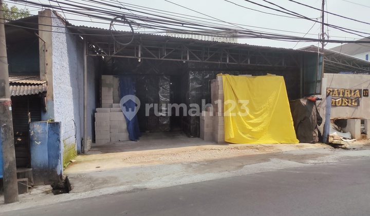 3-Story Shop House For Quick Sale Below NJOP By The Main Road Ciledug Raya, Ideal for Business Space Investment 596.0 m² with SHM 3-Story Shop House For Quick Sale Below NJOP By The Main Road Ciledug Raya, Ideal for Business Space Investment 596.0 m² with SHM