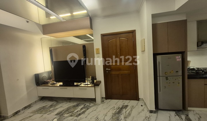 Waterplace Tower F Apartment Newly Renovated Ready to Occupy Near Pakuwon Mall West Surabaya