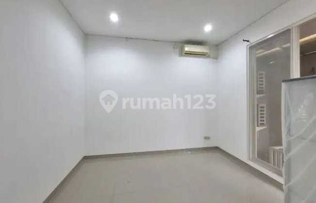 House, 2 Floors, Freehold Title, Near Tourist Attractions, in Kenjeran 2