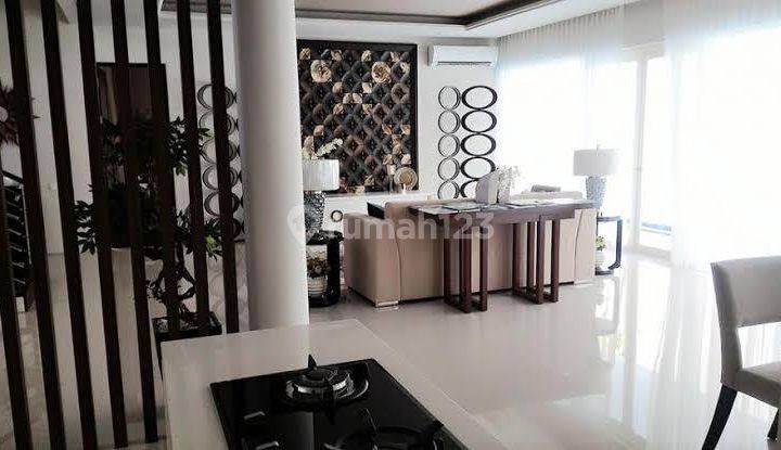 Rumah Ciamik Full Furnish ada Pool di Graha Family 2