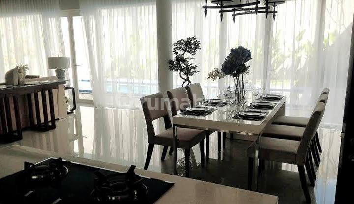 Rumah Ciamik Full Furnish ada Pool di Graha Family 5