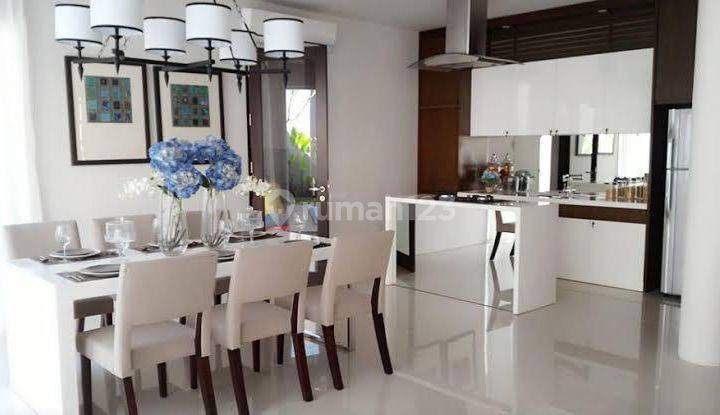 Rumah Ciamik Full Furnish ada Pool di Graha Family 7
