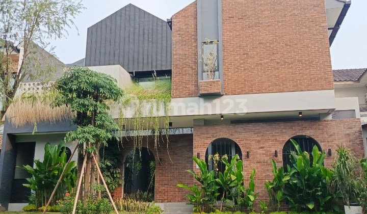 Three Story House The Green Bsd