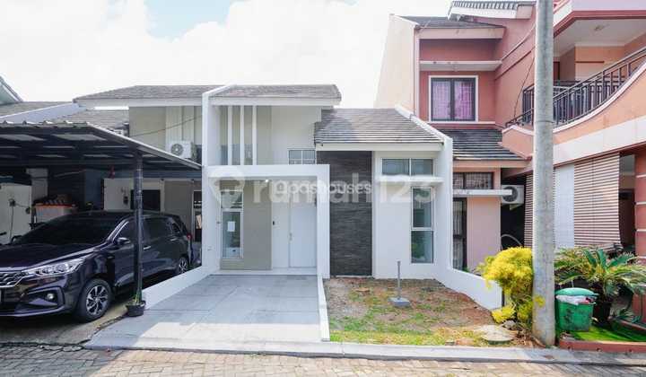 Rumah Dekat Stasiun Bsd