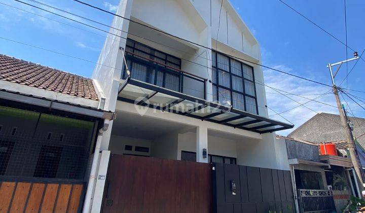 Rumah 2 Lantai Baru Furnished SHM di Belakang Konimex Sukoharjo 2