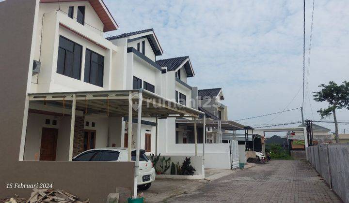 Rumah 2 Lantai Baru Furnished SHM di Gumpang Surakarta  1