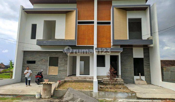 Rumah Furnished Baru SHM - Sertifikat Hak Milik di Solo Baru 1