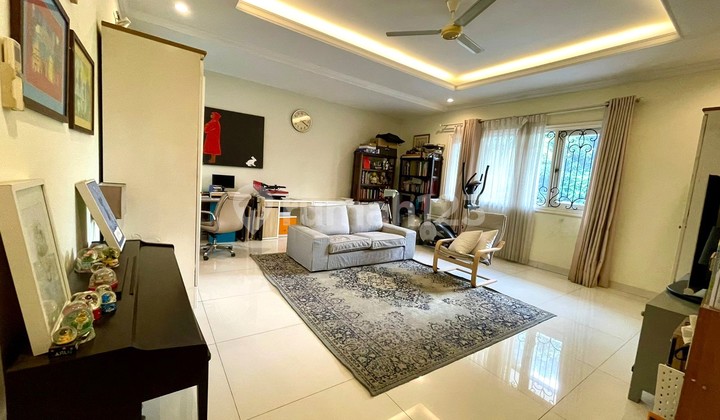 Rumah Mewah Baru Renovasi Harga Murah Luas 420 m2 Lokasi Premium 2