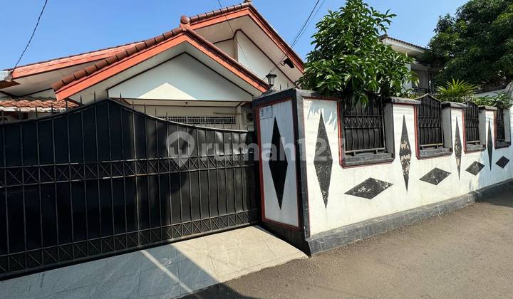 Rumah Luas 286 M2 Best Price Halaman Luas di Pangkalan Jati