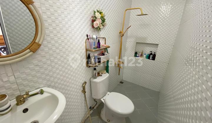 Beautiful 2-Story House in Cinere, Tidy with a Backyard 2