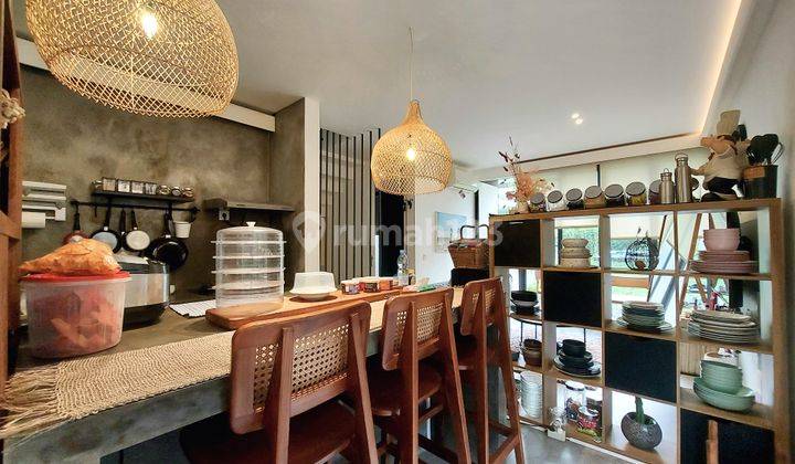 ruang makan rumah modern siap huni dalam
