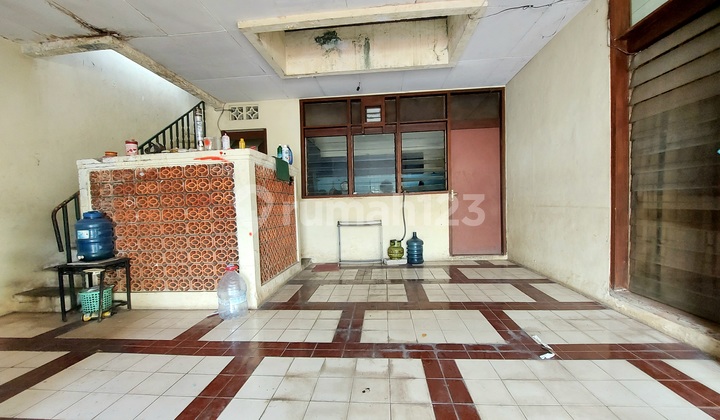 Rumah Rapi Terawat Lokasi Strategis Dalam Komplek Di Tendean 8