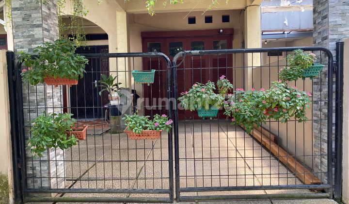 Ready-to-Live House in Graha Cinere Near Limo Toll Road 2