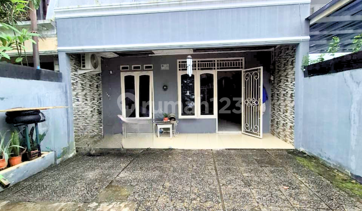 Minimalist House in Cinere Complex 1 Floor Strategic Location