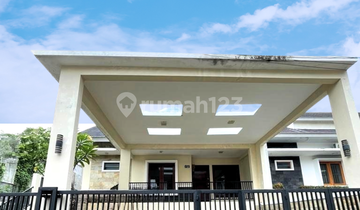 Rumah Modern Posisi Hook Dalam Komplek Cinere 3+1 Kamar