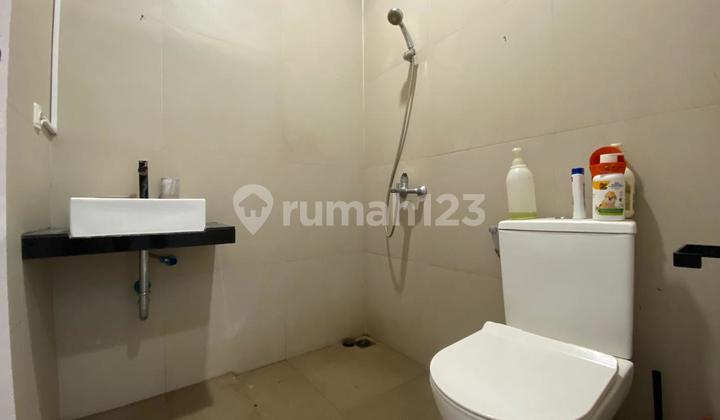 Rumah Minimalis Modern di Cinere Rapih Siap Huni Dekat Tol 2