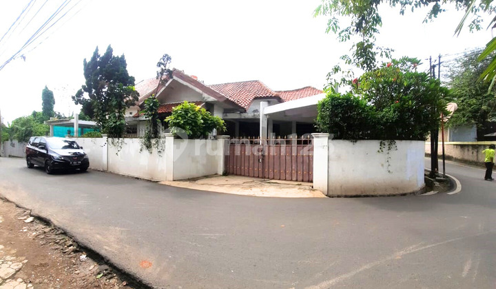 Rarely Available Hook Houses in Jagakarsa, Price Drops to 2.9B