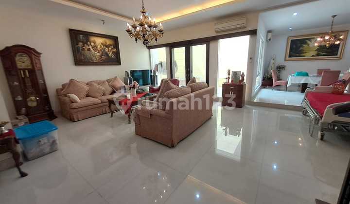 Rumah Modern Super Homey Layout Plong Semi Furnished di Cinere 2