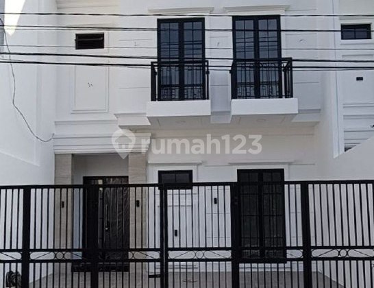 RUMAH BARU GRESS, SIAP HUNI AMERICAN STYLE, SUTOREJO TIMUR
