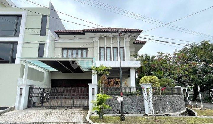 RUMAH MEWAH MINIMALIS DI DARMO PERMAI SELATAN SURABAYA  2