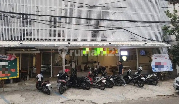 Cafe dan Kantor di Embong Gayam Surabaya Pusat Strategis Nyaman