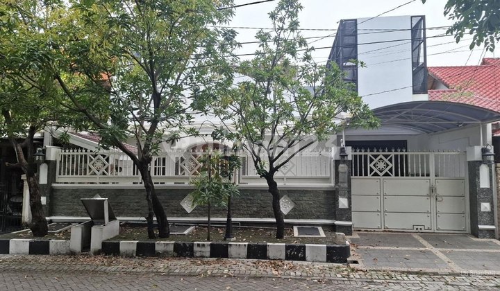 House in Rungkut Asri Timur Surabaya, Well-Maintained and Comfortable, Strategic Location