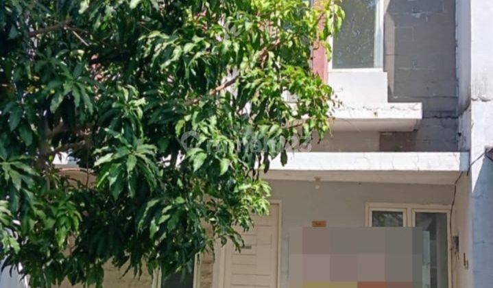 tampak depan rumah bagus strategis green semanggi