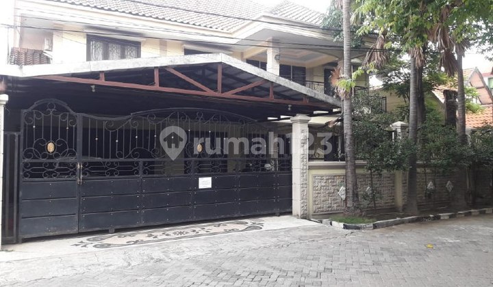 House in Sidosermo Airdas Surabaya, Strategic Location, Well-Maintained Condition.