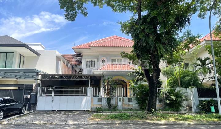 The house at Waterfront Citraland Surabaya is good, comfortable, and strategic.