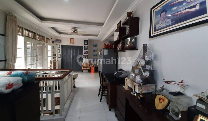 Jual Cepat Murah Rumah 2 Lantai Luas Strategis Shm 2