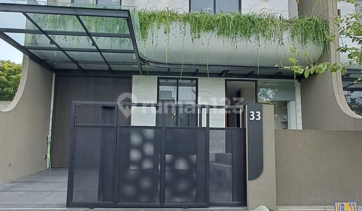 Jual.rumah Baru Gress D Graha Famili, Ada Liftnya