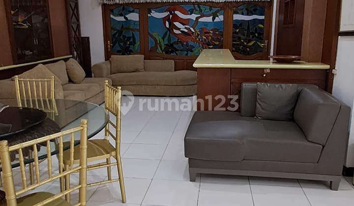 KERTAJAYA INDAH, HOME WITH A VILLA ATMOSPHERE 2