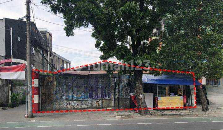 Ruang Usaha Dipinggir Jalan Raya di Jakarta Selatan Ruang Usaha Dipinggir Jalan Raya di Jakarta Selatan