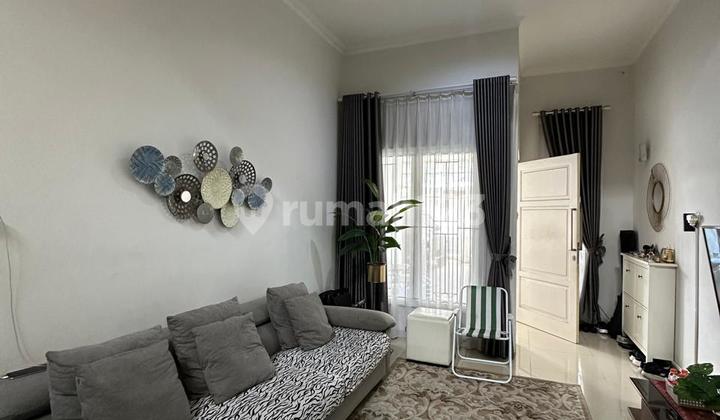 Rumah 2 Lantai Strategis Dekat Kawasan Kuliner Jakarta Timur