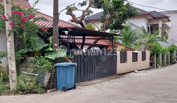 Nice House Inside East Jakarta Complex