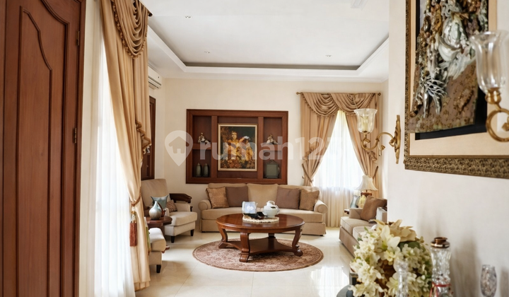 Luxury & Exclusive House in Bekasi Elite Complex - With Pendopo & Rooftop