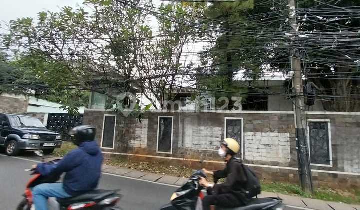 Luxury 3-Story House for Sale